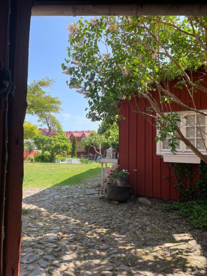 Charmigt Boende Med Perfekt Laege I Gamla Stan Falkenbergs Eksteriør billede